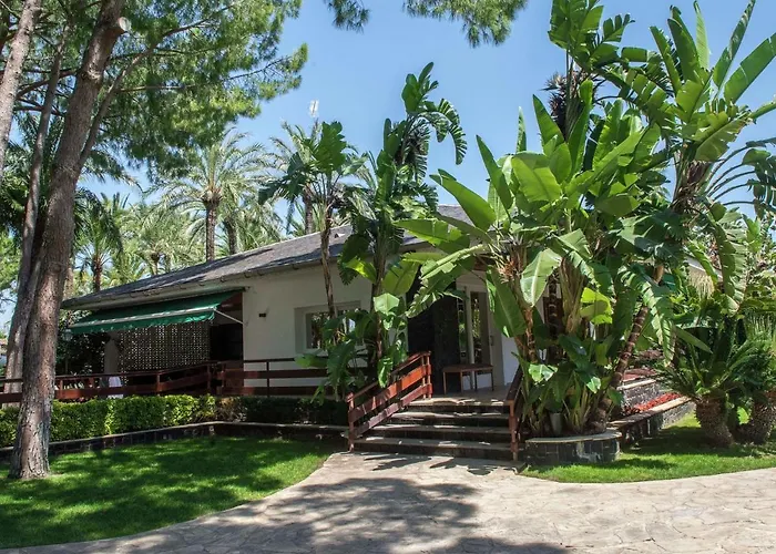 Beautiful Villa With A Dishwasher, Close To Restaurants